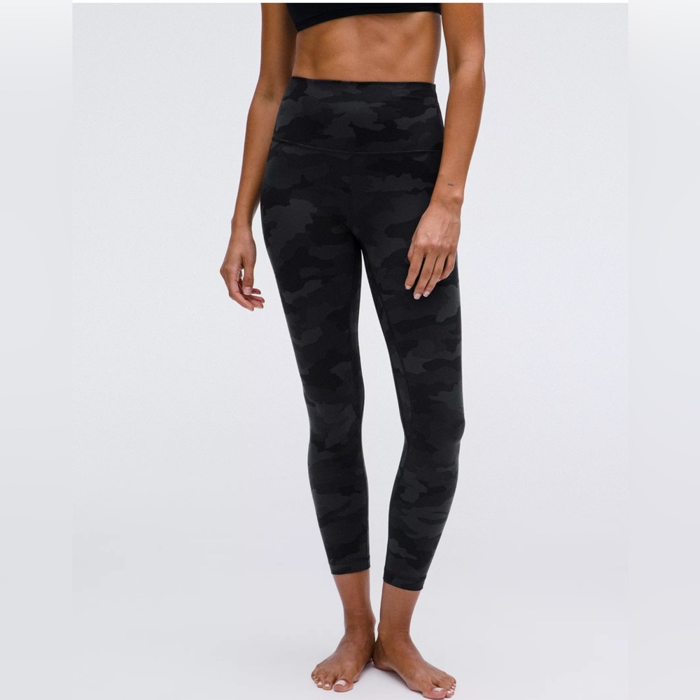 Lululemon D8 size 4 a line graphite Black Camouflage